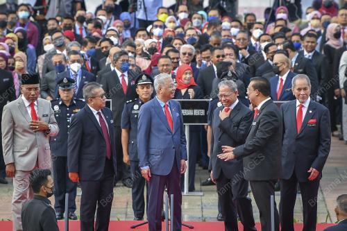 DATUK SERI ISMAIL SABRI YAAKOB