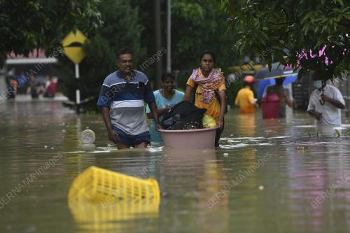 BANJIR DI DENGKIL