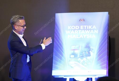 FAHMI FADZIL