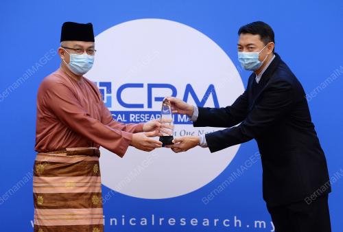 DATUK SERI DR ADHAM BABA