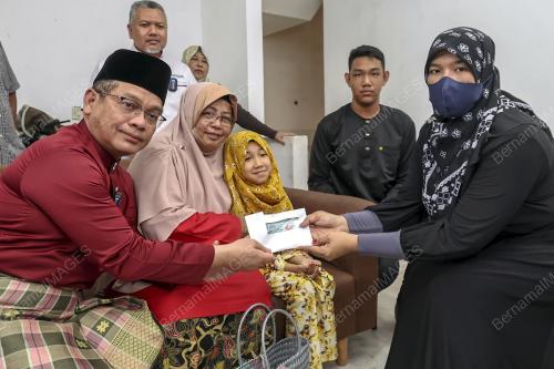 DATUK MOHD NA`IM MOKHTAR
