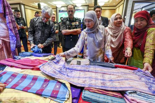 TUN TENGKU MAIMUN TUN MAT
