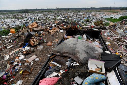 TINJAUAN SISA BARANGAN ROSAK AKIBAT BANJIR