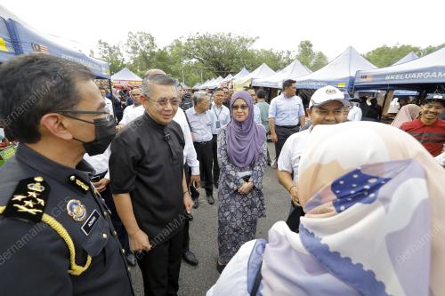 DATUK SERI SALAHUDDIN AYUB
