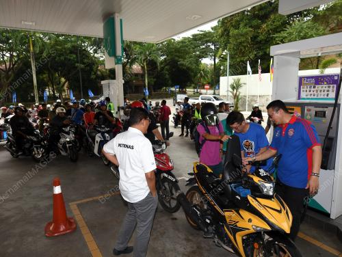 PTJ17_27042018_MINYAK_PERCUMA