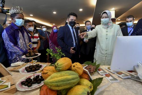 DATUK ZURAIDA KAMARUDDIN