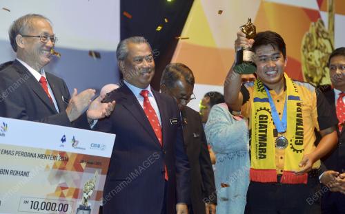 PTJ17_29012015_TANGAN_EMAS