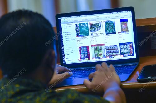 PENJUALAN MINYAK MASAK DALAM TALIAN