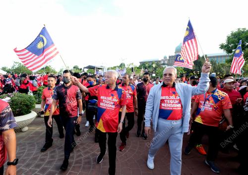 DATUK SERI ISMAIL SABRI YAAKOB