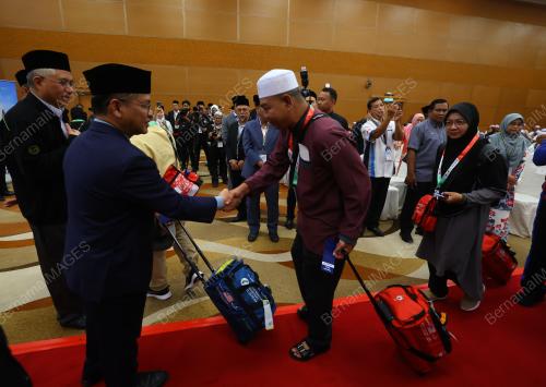 DATUK DR MOHD NA'IM MOKHTAR