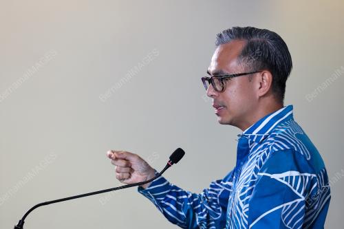 FAHMI FADZIL