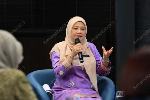 DR NORHAZNI MAT SARI