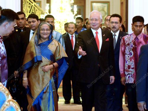 PTJ18_03122014_MAKAN_MALAM