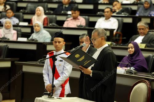 DATUK CHE MOHD RUZIMA GHAZALI