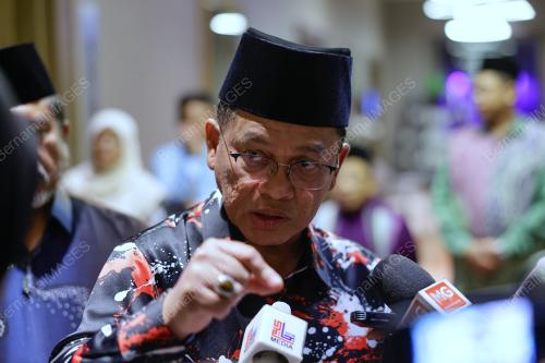 DATUK DR MOHD NAIM MOKHTAR