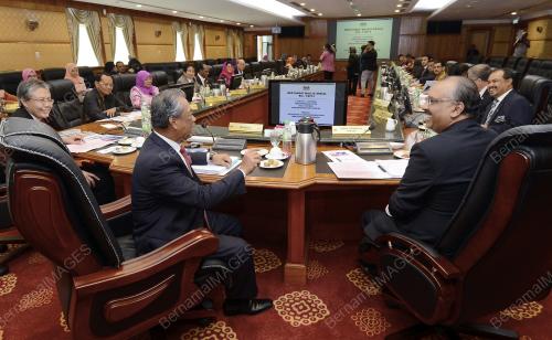 TAN SRI MUHYIDDIN YASSIN