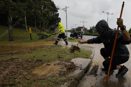 BANJIR KILAT