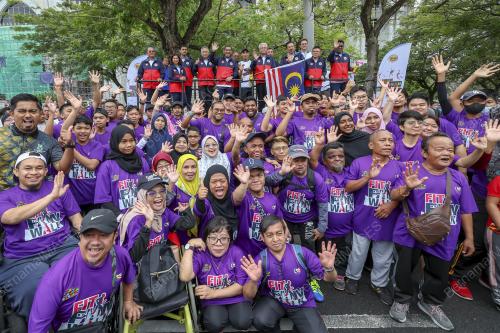 DATUK SERI ISMAIL SABRI YAAKOB