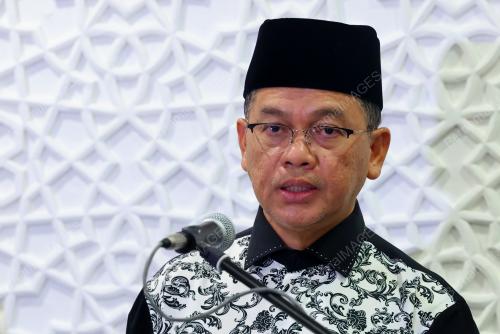 SENATOR DATUK DR MOHD NAI'M MOKHTAR
