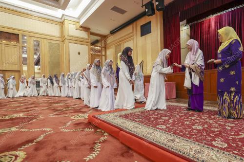 DATUK SERI WAN AZIZAH WAN ISMAIL