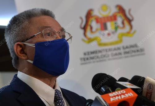 DATUK SERI DR ADHAM BABA