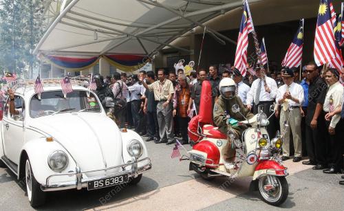 MOHD NAJIB TUN ABDUL RAZAK