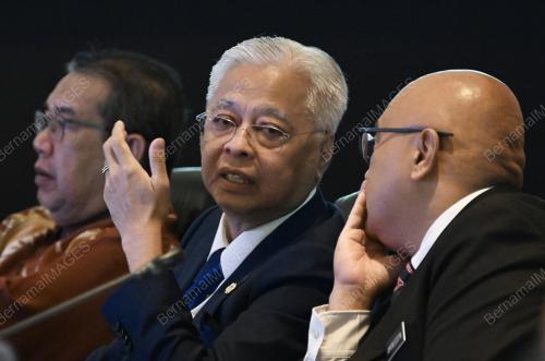DATUK SERI ISMAIL SABRI YAAKOB