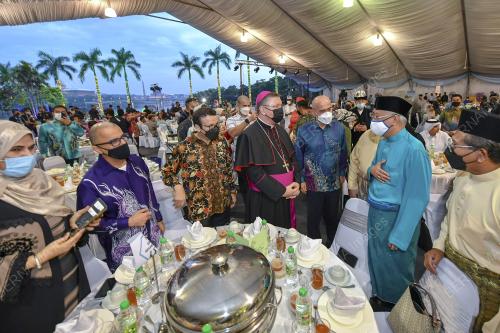 DATUK SERI ISMAIL SABRI YAAKOB