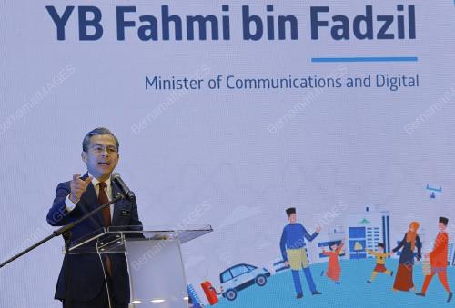 FAHMI FADZIL