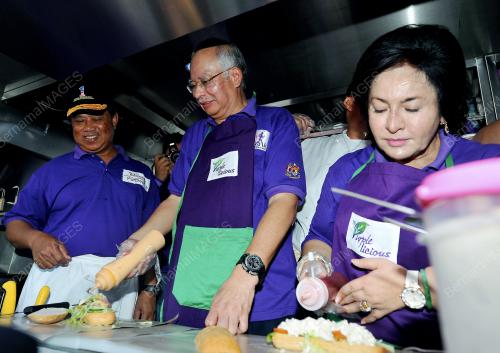 PTJ18_17032013_PURPLE_WALK