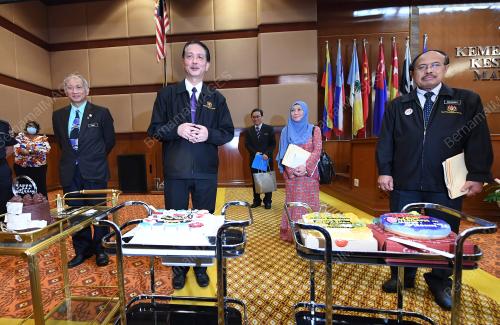 DATUK DR NOOR HISHAM ABDULLAH