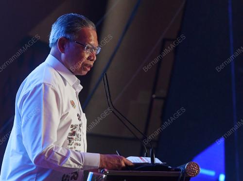 DATUK SERI MUSTAPA MOHAMED