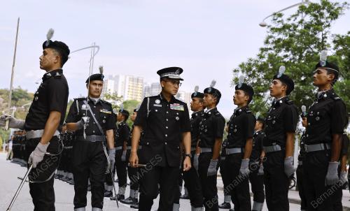 DATUK SERI KHAIRUL DZAIMEE DAUD