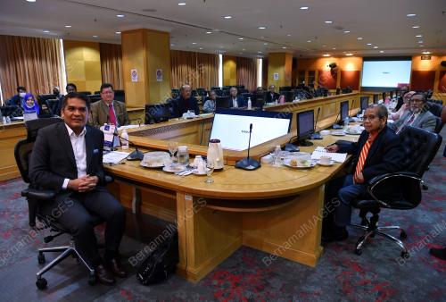 DATUK DR MOHD RADZI MD JIDIN