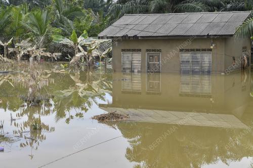 BANJIR MELEBIHI PARAS KEPALA