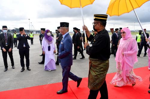 AL-SULTAN ABDULLAH RI'AYATUDDIN AL-MUSTAFA BILLAH SHAH