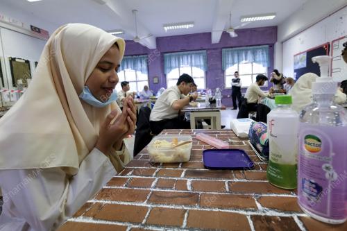 PEMBUKAAN SEMULA SESI PERSEKOLAHAN SEKOLAH MENENGAH