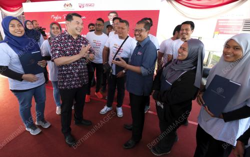 RAFIZI RAMLI