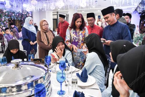 DATUK SERI SURIANI AHMAD