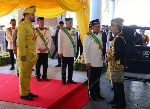 AL-SULTAN ABDULLAH RI'AYATUDDIN AL-MUSTAFA BILLAH SHAH