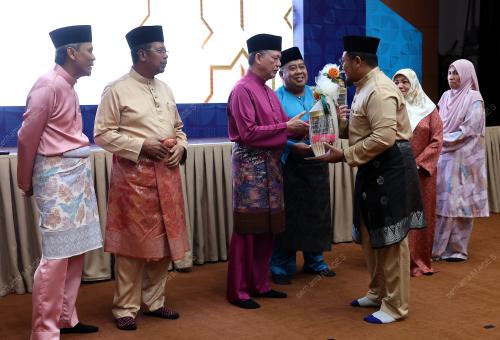 DATUK SERI FADILLAH YUSOF