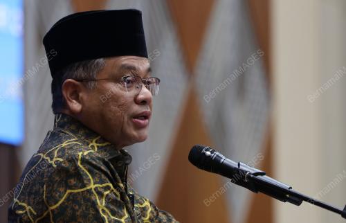 DATUK DR MOHD NA'IM MOKHTAR