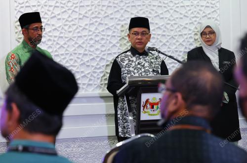 SENATOR DATUK DR MOHD NAI'M MOKHTAR