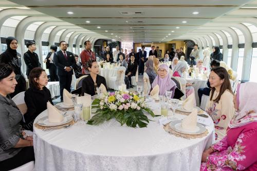 DATUK SERI DR WAN AZIZAH WAN ISMAIL