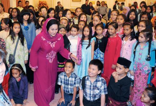 DATIN SERI ROSMAH MANSOR
