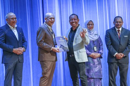 DATUK ARMIZAN MOHD ALI