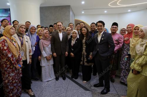 DATUK SERI ANWAR IBRAHIM