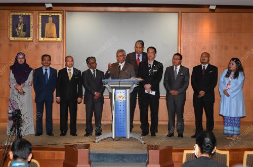 DATUK SERI MOHD REDZUAN MD YUSOF
