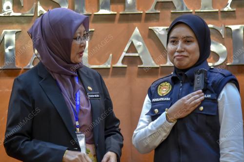 DR ZALIHA MUSTAFA