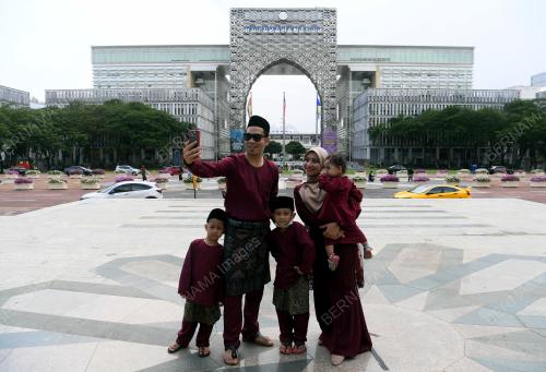 TINJAUAN CUTI HARI RAYA AIDILFITRI